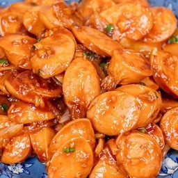 ไส้กรอกไก่ผัดซอสมะเขือเทศราดข้าว คลีนแตก