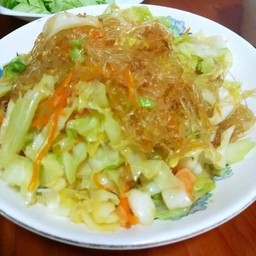 กะหล่ำปลีผัดวุ้นเส้นหมูสับ (กับข้าว)