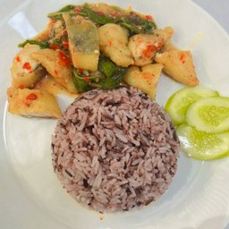 ข้าวหน้าไก่โอบะทอดผัดซอสกะเพรา