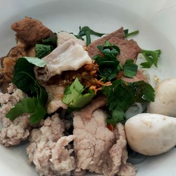 หมูรวมน้ำใส