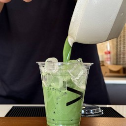 B YAH >matcha