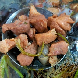 เตี๋ยวหมูตุ๋นชิ้น