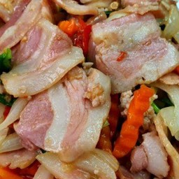 ผัดเบค่อนหมูสับพริกเผา