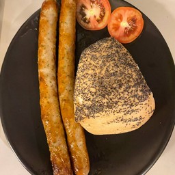 ไส้กรอกเยอรมัน กับ ขนมปัง