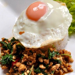 ข้าวกะเพราไก่+ไข่ดาว
