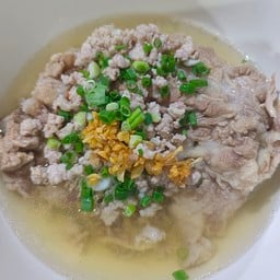 ก๋วยเตี๋ยวน้ำใสเล้ง