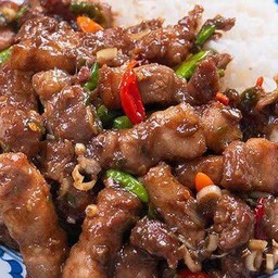 เนื้อผัดกะปิราดข้าว