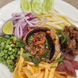 ก๋วยเตี๋ยวไก่ตุ๋นมะระ ริมรั้ว ซอย.ไทยรามัญ