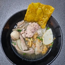 ก๋วยเตี๋ยวหมูน้ำใส