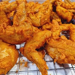 ปีกไก่ทอด(ร้านไก่ทอดBB)