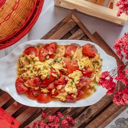Stir Fried Scrambled Egg With Tomatoes