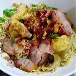 บะหมี่แห้งหมูแดง