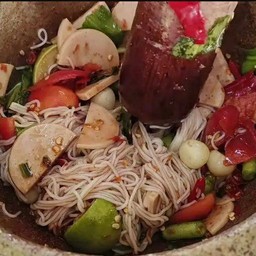 ตำซั่วหมูยอ (แจ้งรสชาดเลย ปู, ปูปลาร้า หรือ ตำไทย)