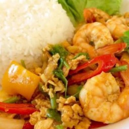 ผัดผงกะหรี่กุ้งราดข้าว