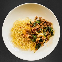 บะหมี่กะเพราหมูสับ