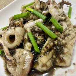 หมึกกระดองผัดน้ำดำ (หมึกเซลล์เกรด A)