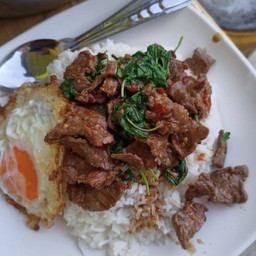 กระเพราเนื้อ