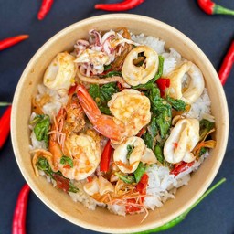 ข้าวกะเพรา กุ้ง หมึก