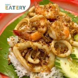 ข้าวราดทอดกระเทียม