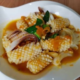ปลาหมึกผัดพริกเหลือง(ตามสั่ง)