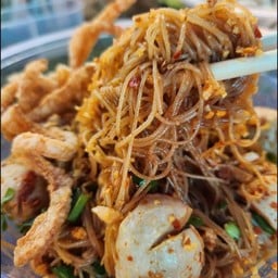 ก๋วยเตี๋ยวคลุกหมูอบ
