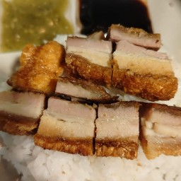 ข้าวหมูกรอบ