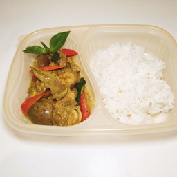 ข้าวแกงเขียวหวานเนื้อ