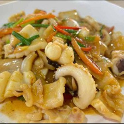 หมึกกระดองผัดไข่เค็ม (หมึกเซลล์เกรด A)