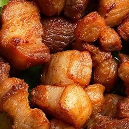 สามชั้นทอดน้ำปลา