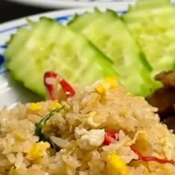 ข้าวราดตามสั่งและคั่วไก่เจ้ใจ