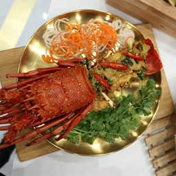 กุ้งมังกร ผัดผงกระหรี่ (ตัวละ 5 ขีด)