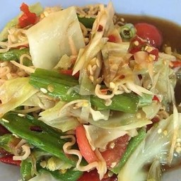 ตำมาม่า(เลือกใส่ท๊อปปิ้งเอง)