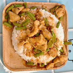 ผัดพริกแกงเมืองกาญแท้ต้นตำหรับ