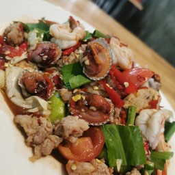 ตำกุ้งหอยมาม่า