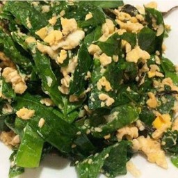 ใบเหลียงผัดไข่