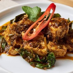 ไก่นุ่มผัดกะเพรา  207 Kcal