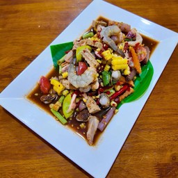 เหลาสามสหายโพด