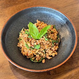 ผัดมากะเพราม่า (มาม่าผัดกะเพราสูตรอาม่า)