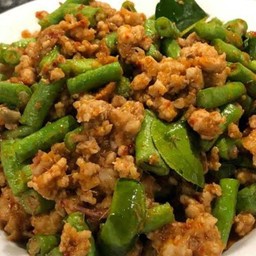 ข้าว ผัดเครื่องแกงหมูสับถั่วฝักยาว