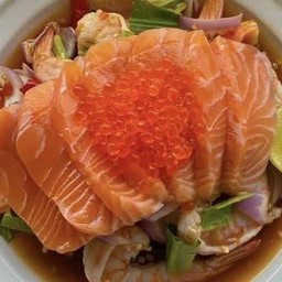 ยำแซลม่อนไข่แซลม่อน