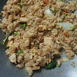 ข้าวผัดหมูชิ้น