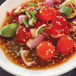 ยำไข่แดงเค็ม