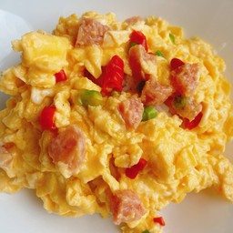 ข้าวไข่ยู่ยี่พริกสด (สูตรคุณหนู)