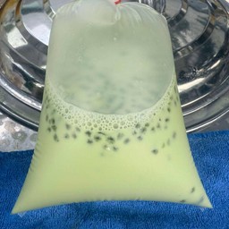 เต้าหู้นมสดชาเขียวใส่เครื่อง