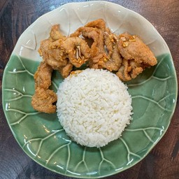 ข้าวหมูทอดกระเทียมม