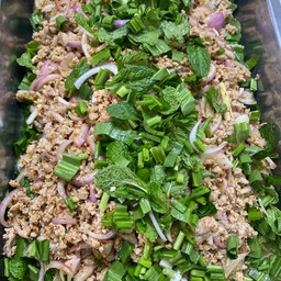 ลาบหมูสับมะนาวสด (พิเศษ)