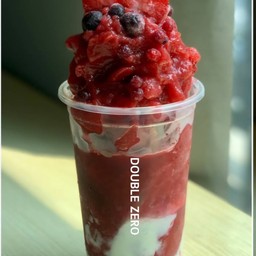 เบอรร์รี่รวมใส่โยเกิรต์ปั่น