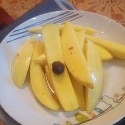 มะม่วงแก้วขมิ้นแช่บ๊วย