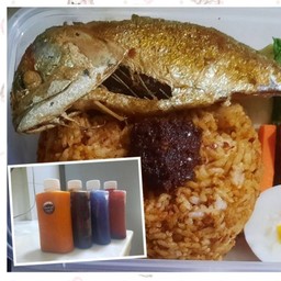 ข้าวคลุกน้ำพริกกุ้งสวรรค์+น้ำดื่ม