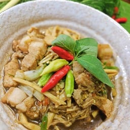 หมกหน่อไม้ใส่หมูสามชั้น